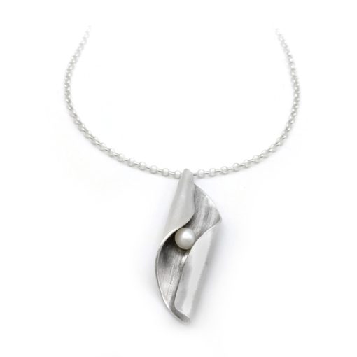 Swirling Silver Pearl Necklace White