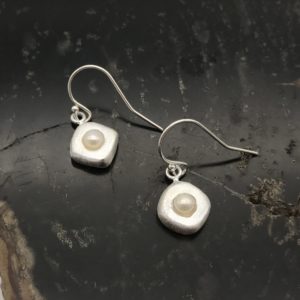 Simple Pearl Earrings 3