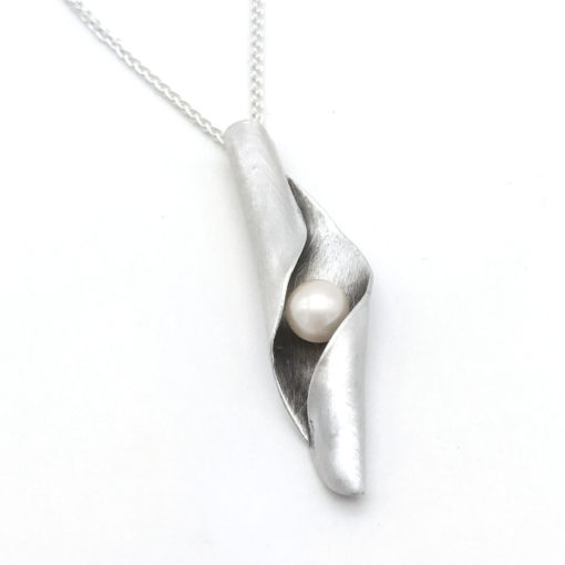 Swirling Silver Pearl Necklace