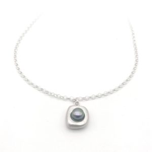 Stepping Stone Silver Pearl Necklace Peacock